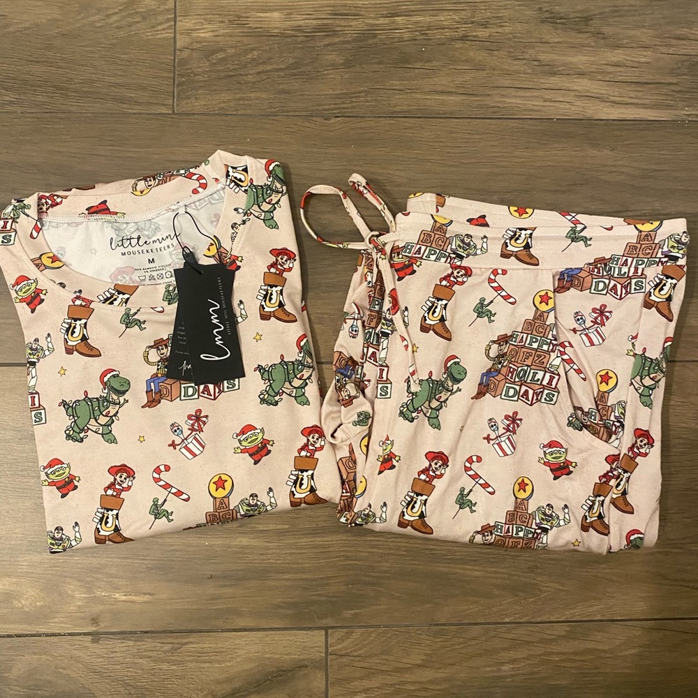 NWT BAMBOO CHRISTMAS PAJAMAS